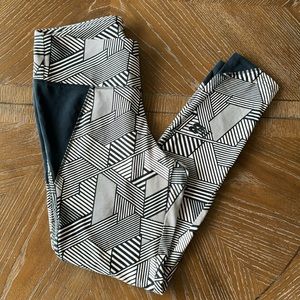 Women’s New Balance Leggings Abstract Pattern - Large